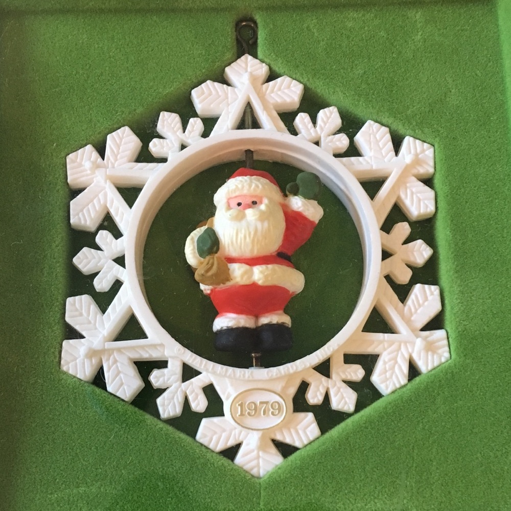🎄 2 Hallmark 1979 “Santa’s Here” Ornaments